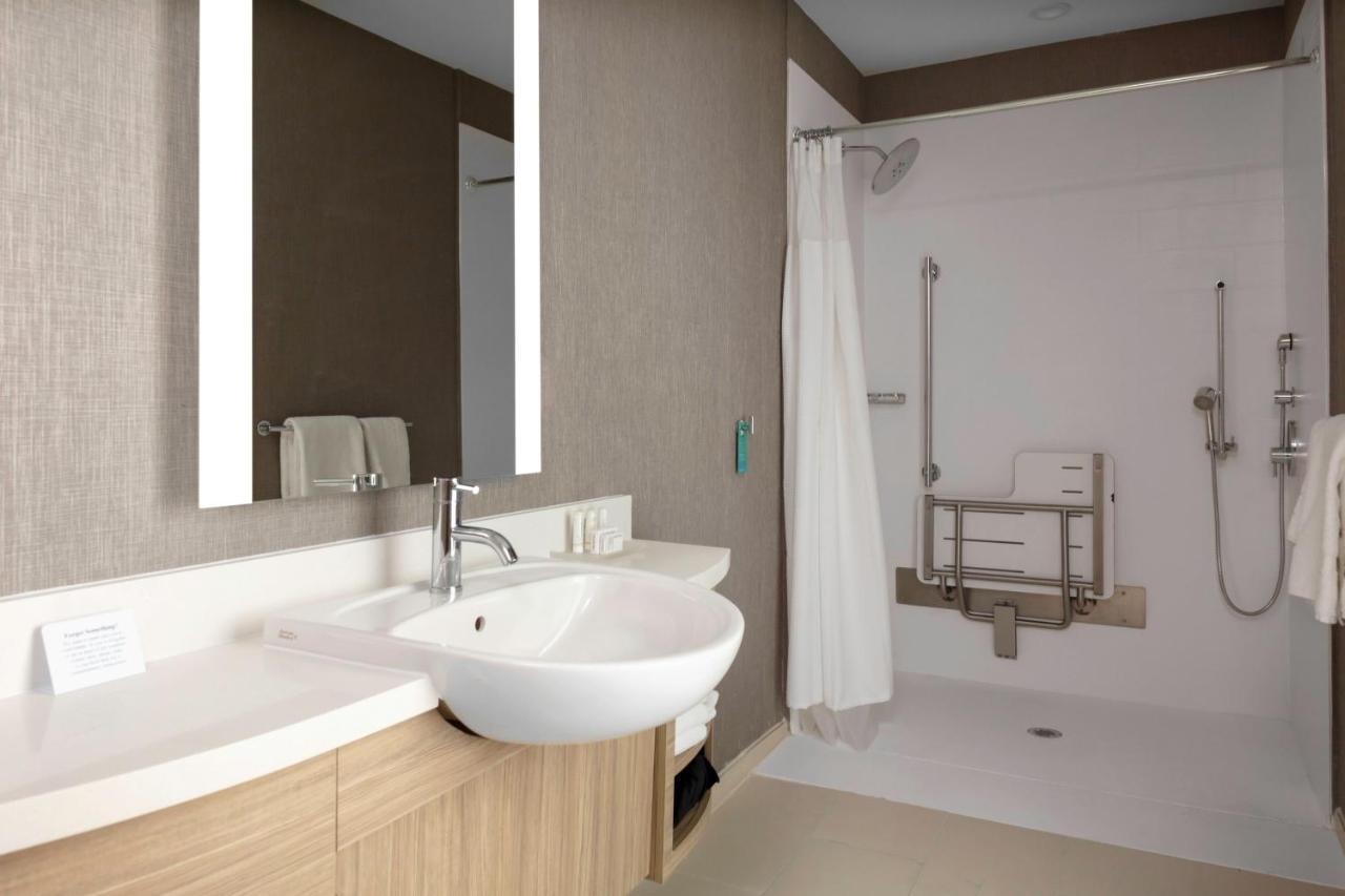 Springhill Suites Kansas City Airport מראה חיצוני תמונה