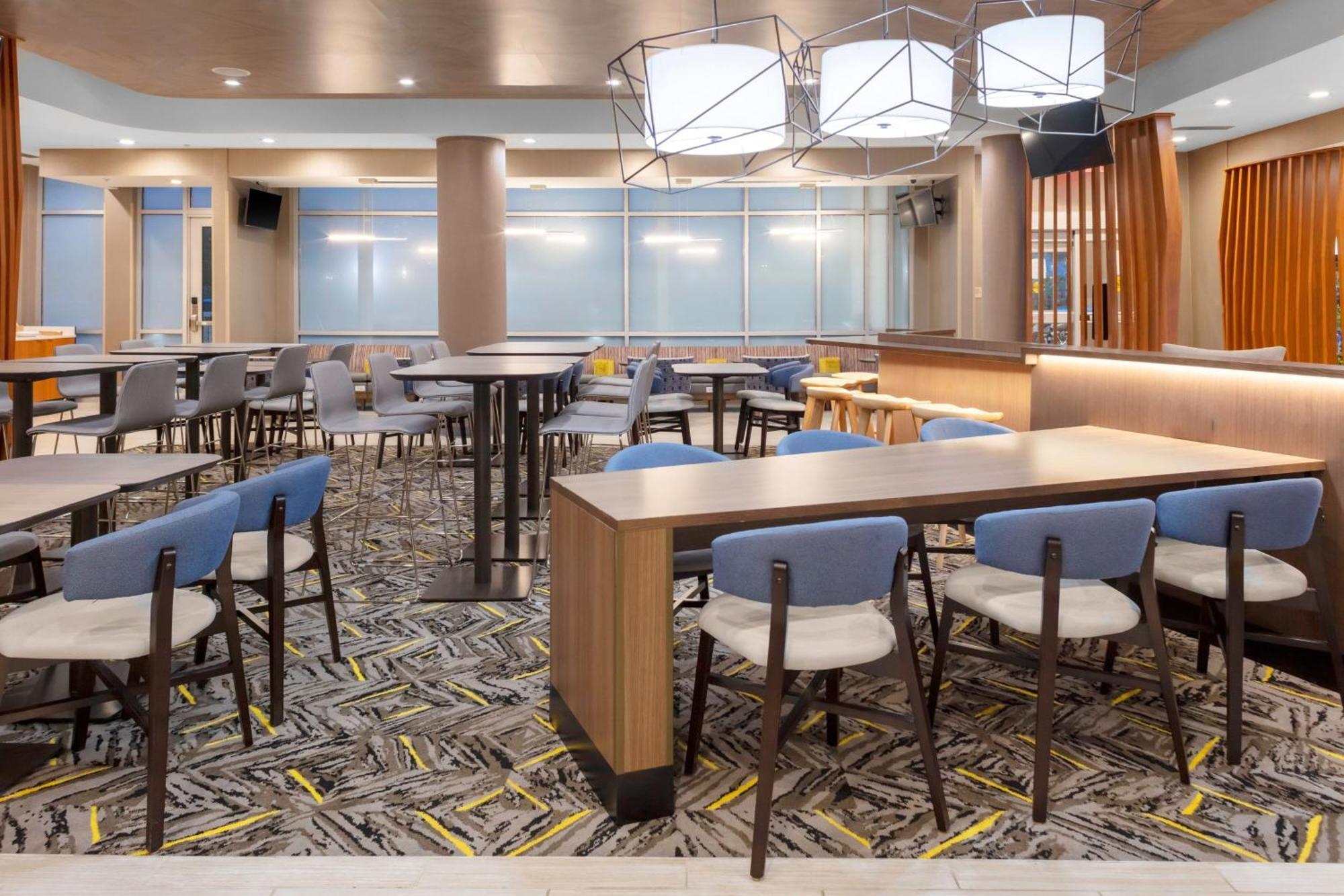 Springhill Suites Kansas City Airport מראה חיצוני תמונה
