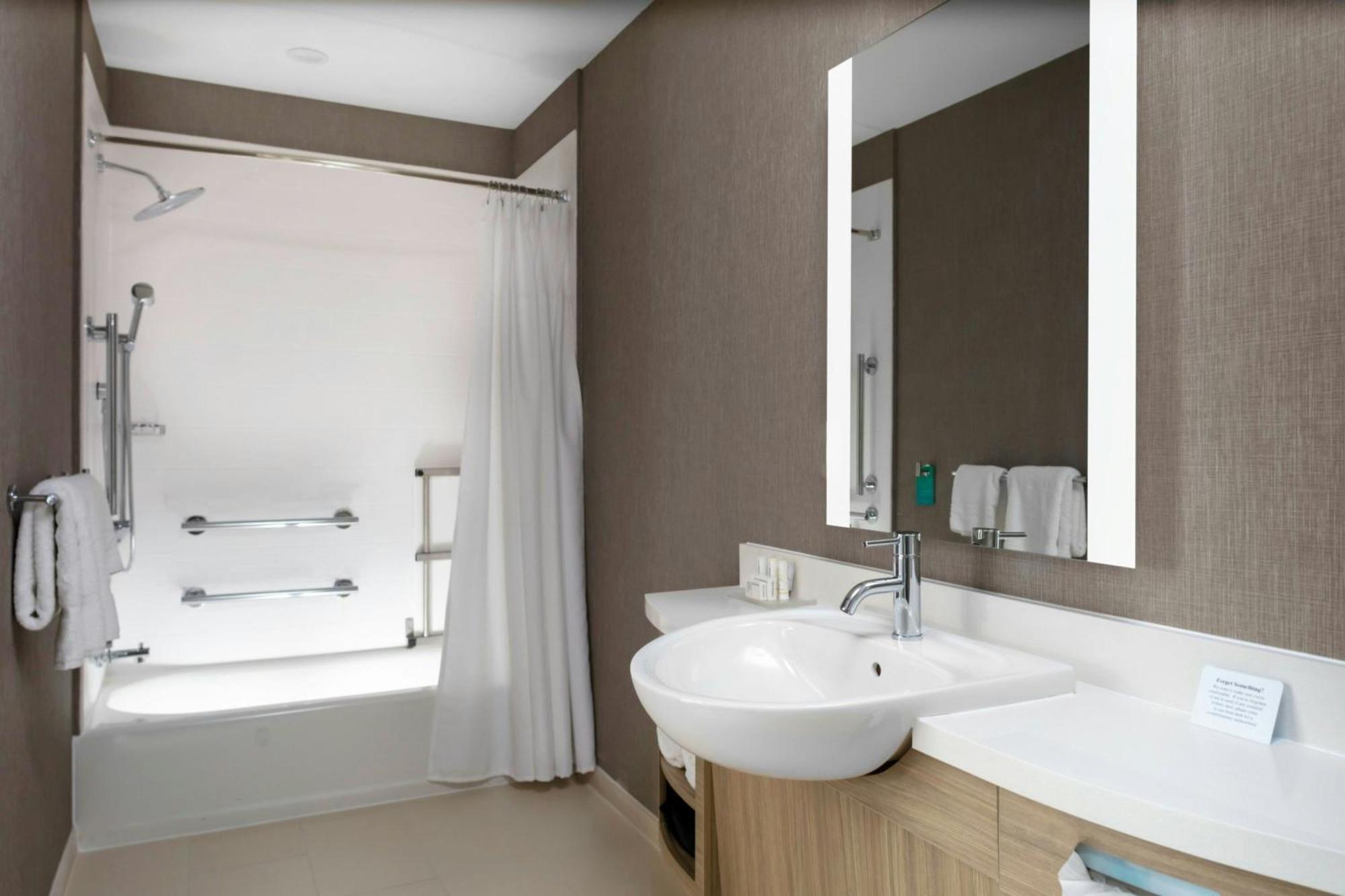 Springhill Suites Kansas City Airport מראה חיצוני תמונה